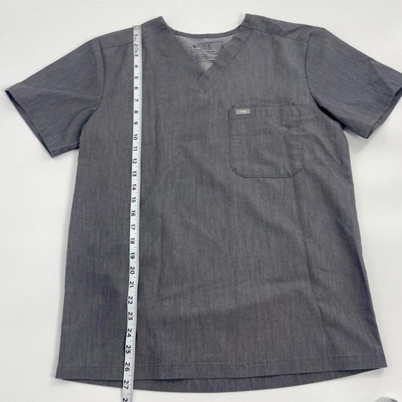 FIGS Leon™ Three-Pocket Scrub Graphite Grey Top Medical Uniform top Size Small - Picture 5 of 8